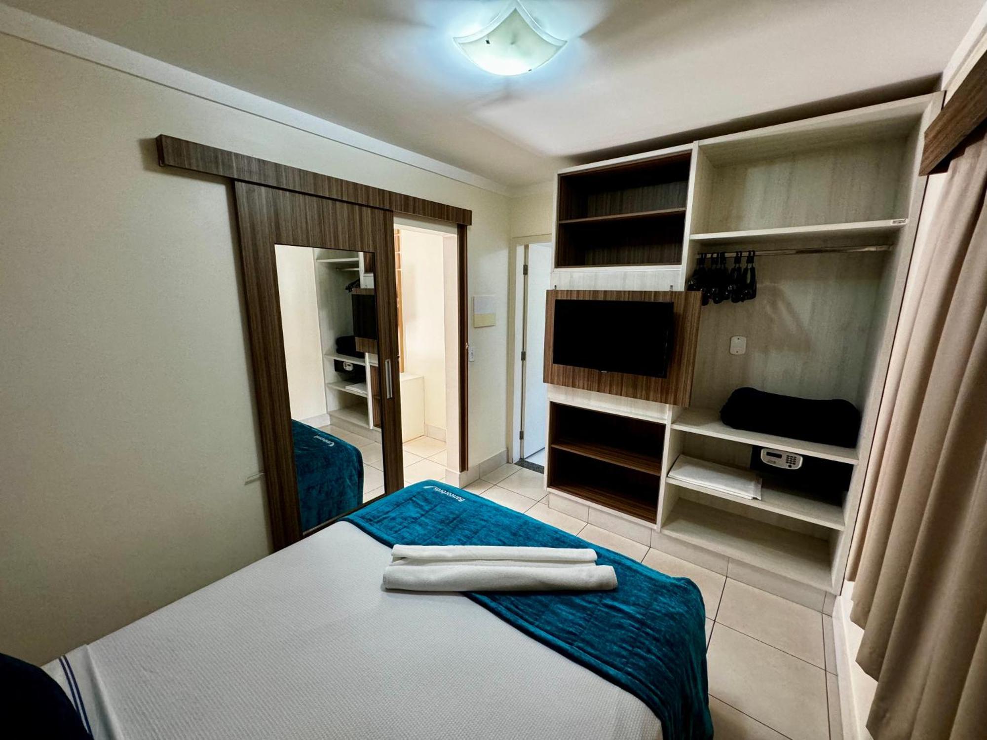 Di Roma Lacqua Caldas Novas Park 24H, Com Roupas De Cama E Banho חדר תמונה